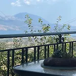 別荘 The Art Of The View